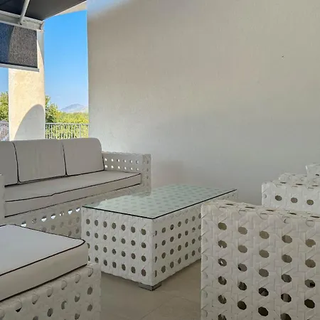 Aura Hill - Private Villa